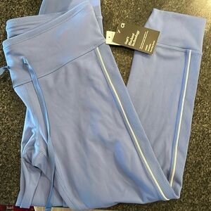 Set of 4 pairs of leggings. All size medium.